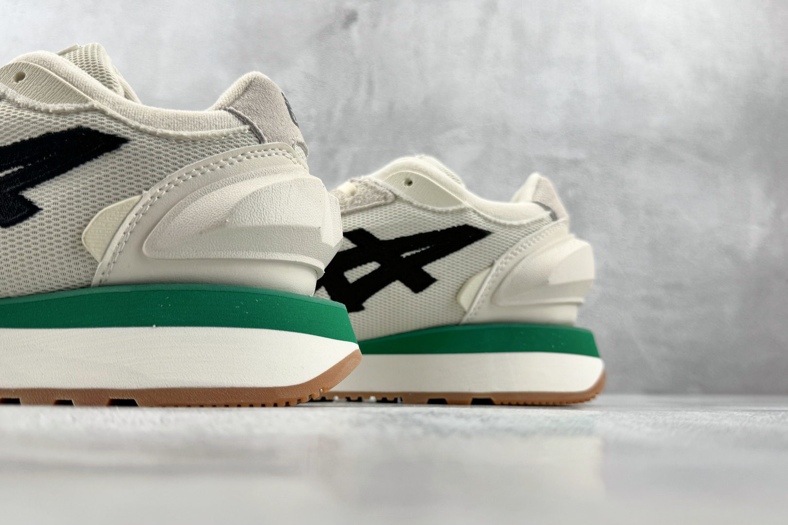 SC 渠道特供 Onitsuka Tiger鬼塚虎 MoageMoage Co 米色 货号：1183B555-103 尺