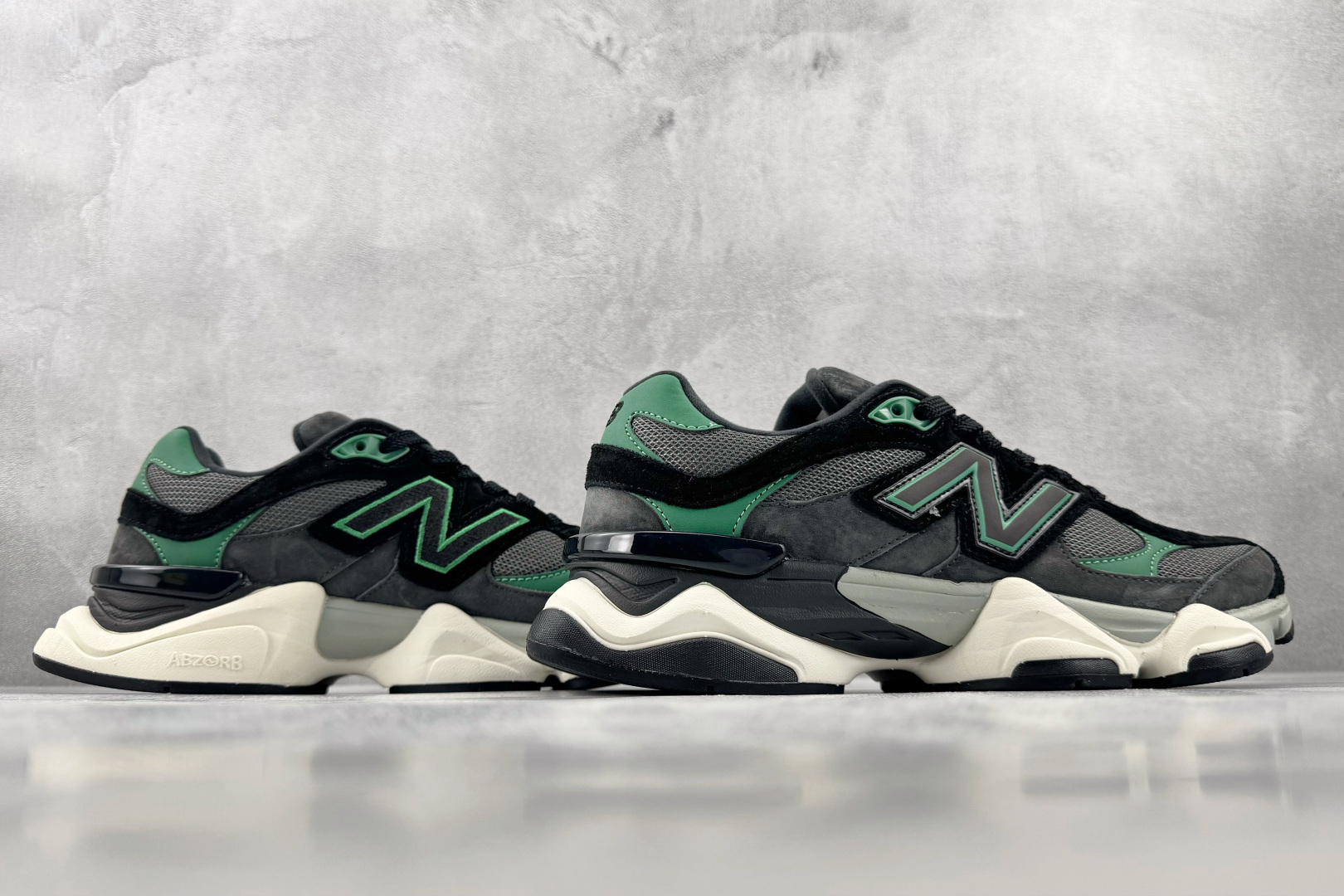 C 版 大厂出品 New Balance NB 9060 黑绿 货号：UQ 尺码：36 36.5 37 38.5 39 