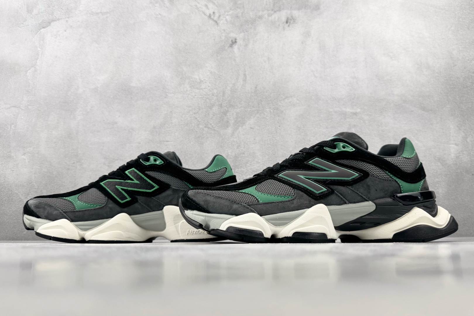 C 版 大厂出品 New Balance NB 9060 黑绿 货号：UQ 尺码：36 36.5 37 38.5 39 
