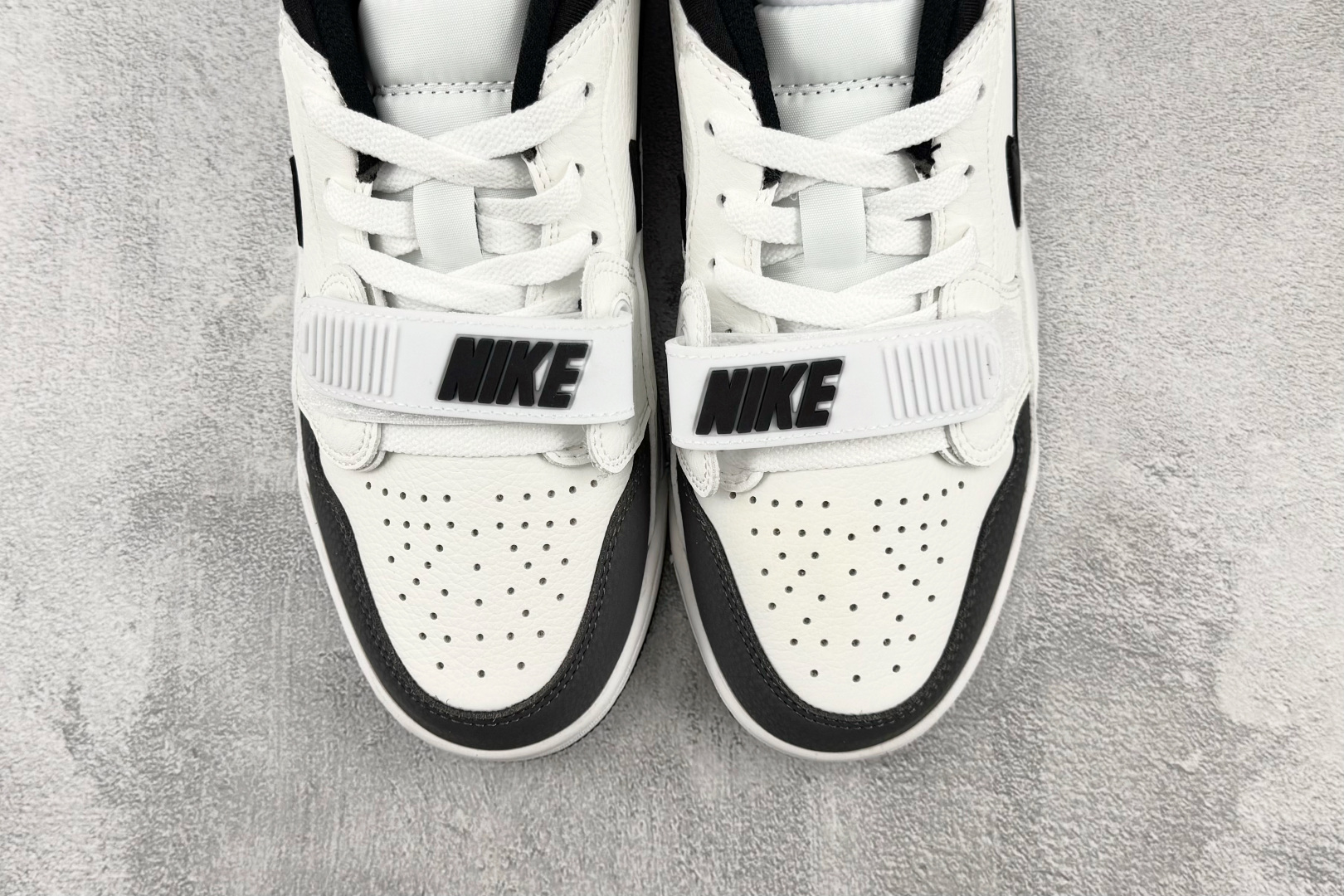 F2 外贸F版最强平替 Jordan Legacy 312 熊猫 黑白 货号:HV1811 101 尺码:36 36.5 F2 外贸F版最强平替 Jordan Legacy 312 熊猫 黑白 货号:HV1811 101 尺码:36 36.5