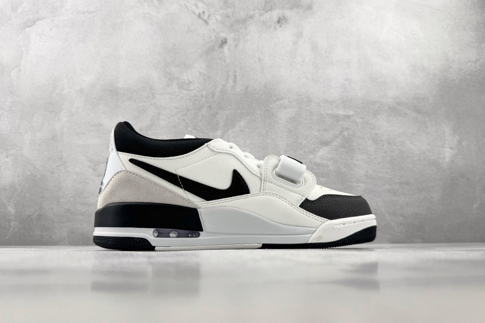 F2 外贸F版最强平替 Jordan Legacy 312 熊猫 黑白 货号:HV1811 101 尺码:36 36.5 F2 外贸F版最强平替 Jordan Legacy 312 熊猫 黑白 货号:HV1811 101 尺码:36 36.5