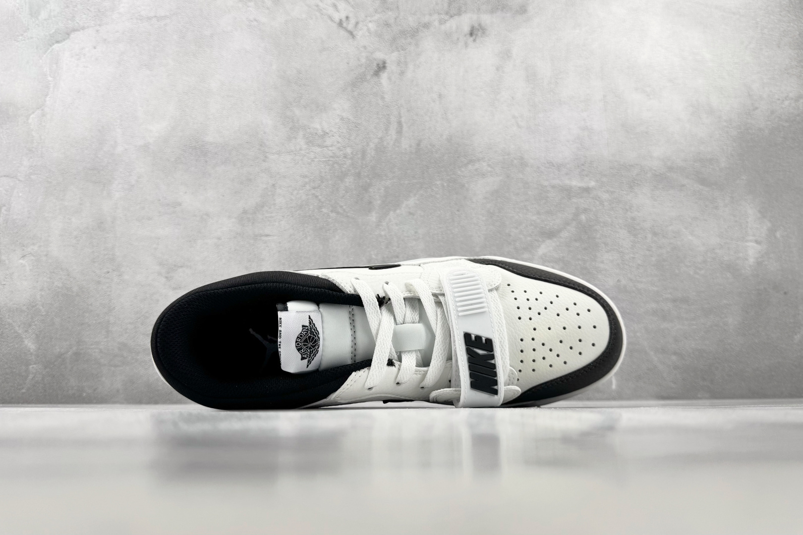 F2 外贸F版最强平替 Jordan Legacy 312 熊猫 黑白 货号:HV1811 101 尺码:36 36.5 F2 外贸F版最强平替 Jordan Legacy 312 熊猫 黑白 货号:HV1811 101 尺码:36 36.5