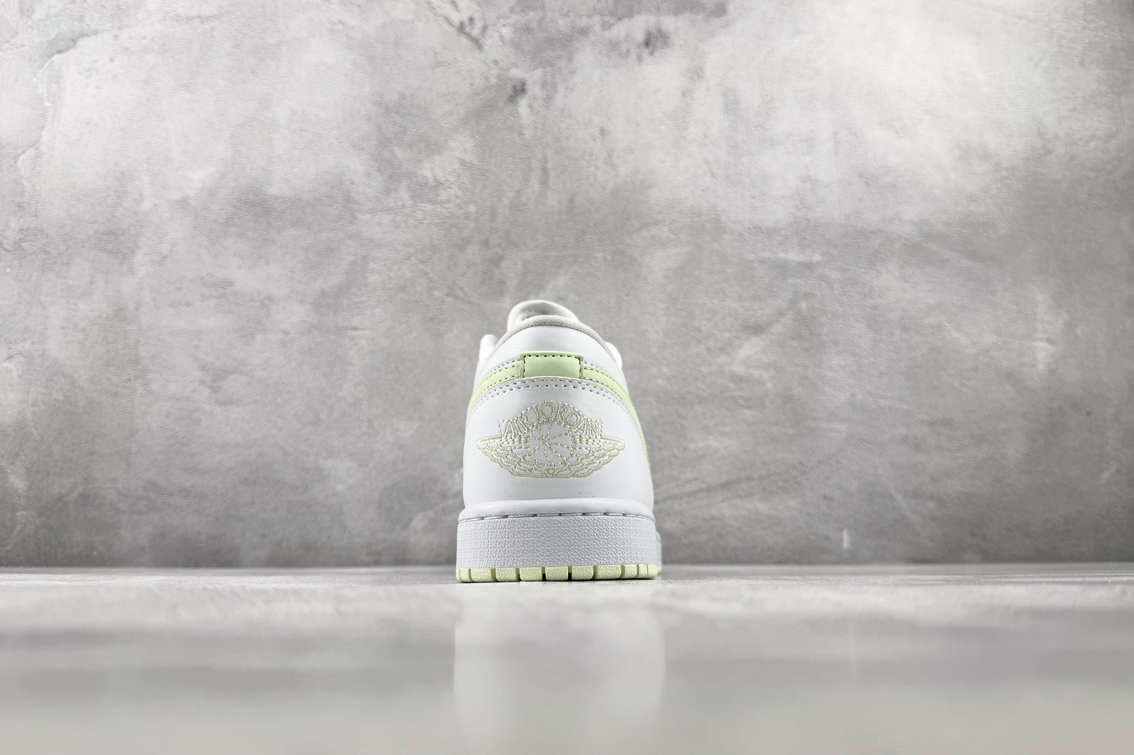 K版/徐 综合版 Jordan Air Jordan 1 黄白 货号:DC0774-115 尺码:36 36.5 37 K版/徐 综合版 Jordan Air Jordan 1 黄白 货号:DC0774-115 尺码:36 36.5 37