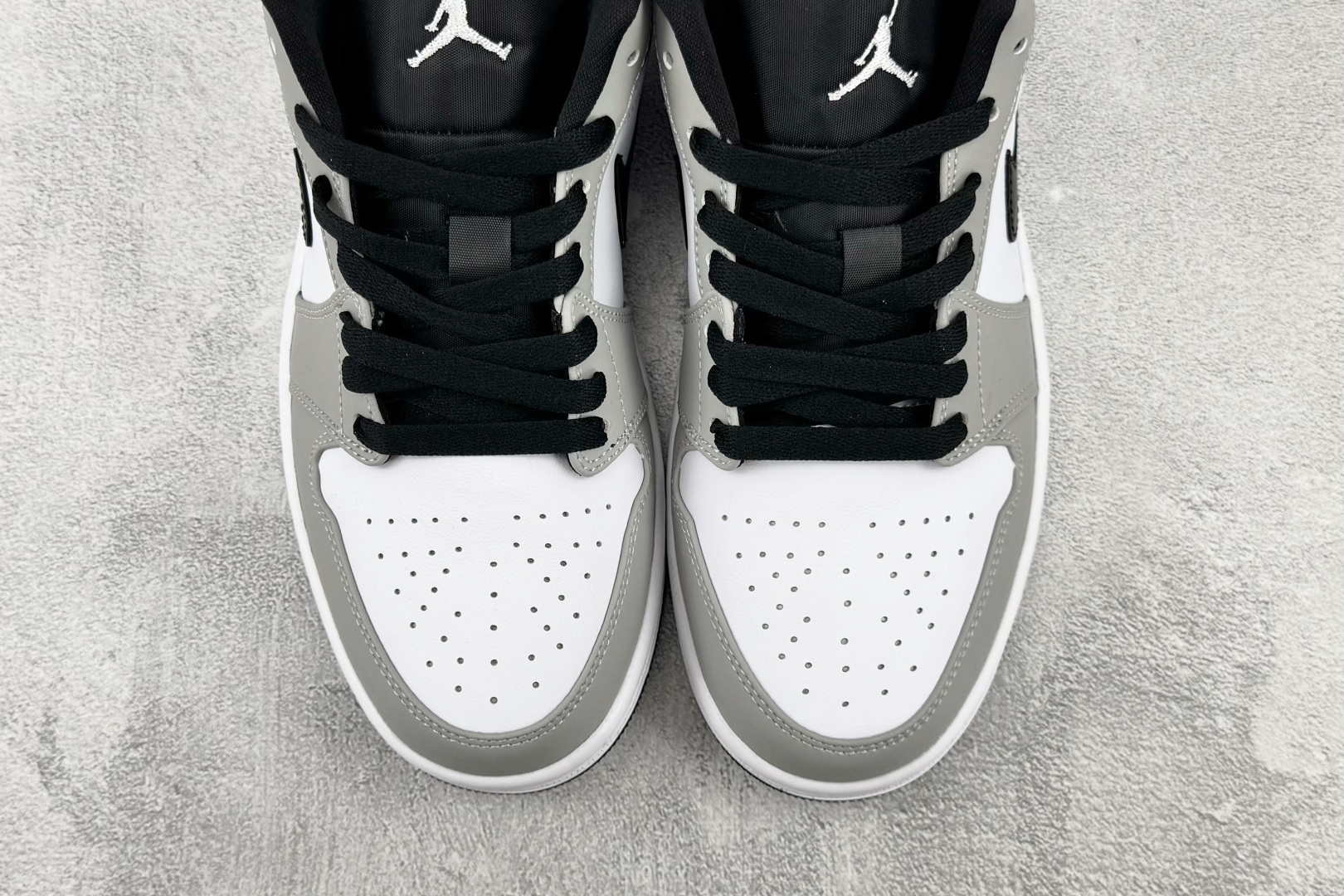 K版 综合版 Jordan Air Jordan 1 烟灰 货号:-132 尺码:36 36.5 37.5 38 38. K版 综合版 Jordan Air Jordan 1 烟灰 货号:-132 尺码:36 36.5 37.5 38 38.