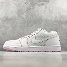 K版 综合版 Jordan Air Jordan 1 SE 白北极粉 货号:IO2048-100 尺码:36 36.5 K版 综合版 Jordan Air Jordan 1 SE 白北极粉 货号:IO2048-100 尺码:36 36.5