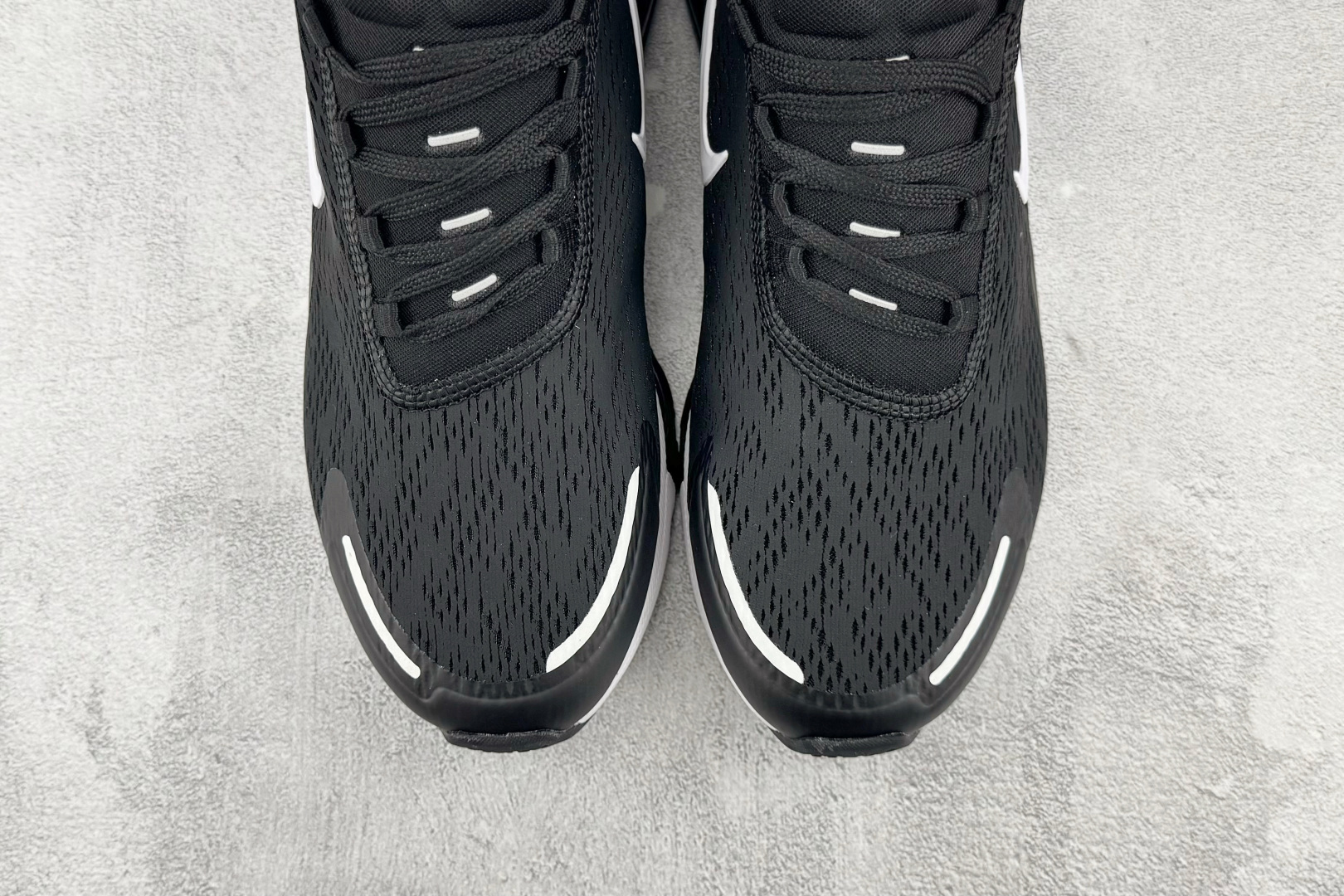 C 版 大厂出品 Nike Air Max 270 黑白 货号:IO9883 002 尺码:36 36.5 37.5 3 C 版 大厂出品 Nike Air Max 270 黑白 货号:IO9883 002 尺码:36 36.5 37.5 3