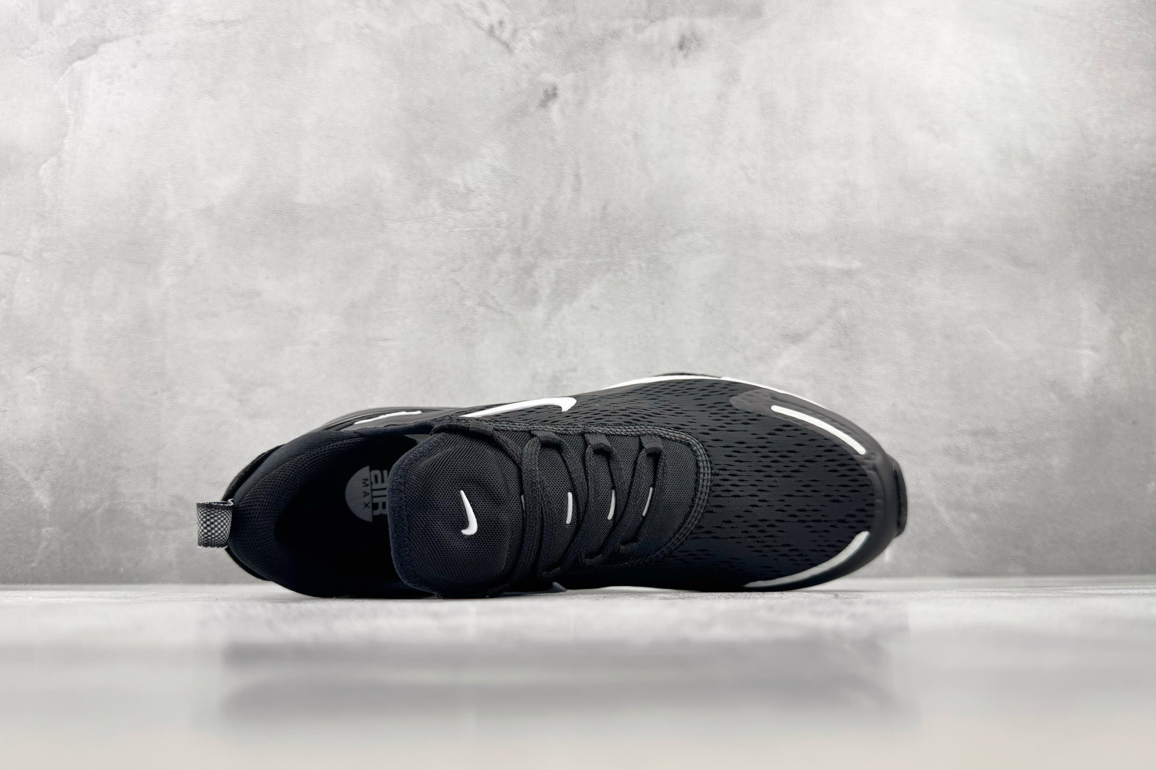C 版 大厂出品 Nike Air Max 270 黑白 货号:IO9883 002 尺码:36 36.5 37.5 3 C 版 大厂出品 Nike Air Max 270 黑白 货号:IO9883 002 尺码:36 36.5 37.5 3