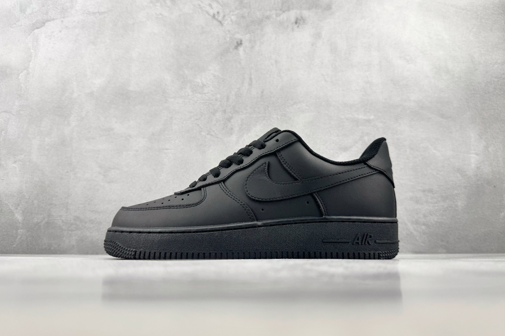 F2 外贸F版最强平替 Nike Air Force 1 07 全黑 货号:CW2288 001 尺码:36 36.5 F2 外贸F版最强平替 Nike Air Force 1 07 全黑 货号:CW2288 001 尺码:36 36.5
