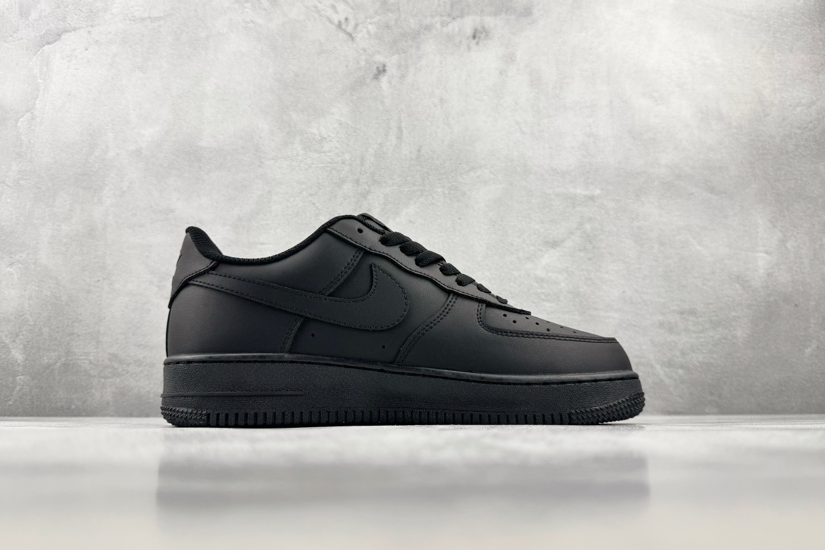 F2 外贸F版最强平替 Nike Air Force 1 07 全黑 货号：CW2288 001 尺码：36 36.5 