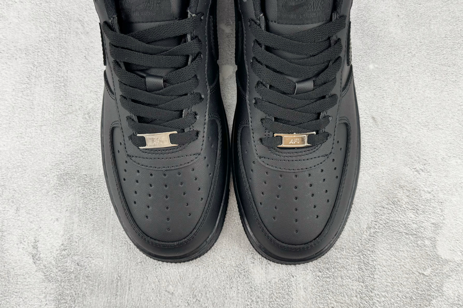 F2 外贸F版最强平替 Nike Air Force 1 07 全黑 货号：CW2288 001 尺码：36 36.5 