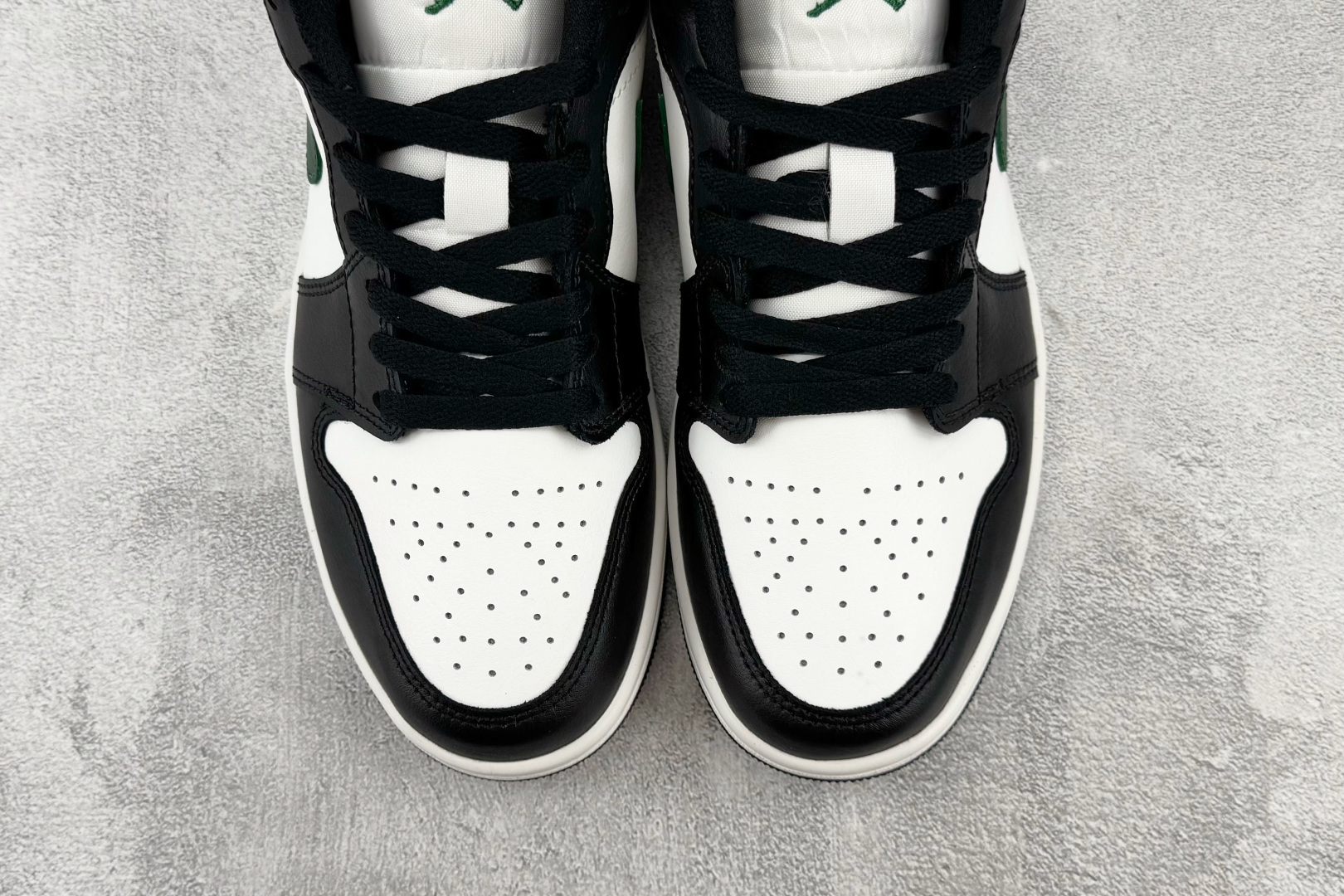DT  公司级 Jordan Air Jordan 1 黑峡谷绿 货号： 047 尺码：40 40.5 41 42 42
