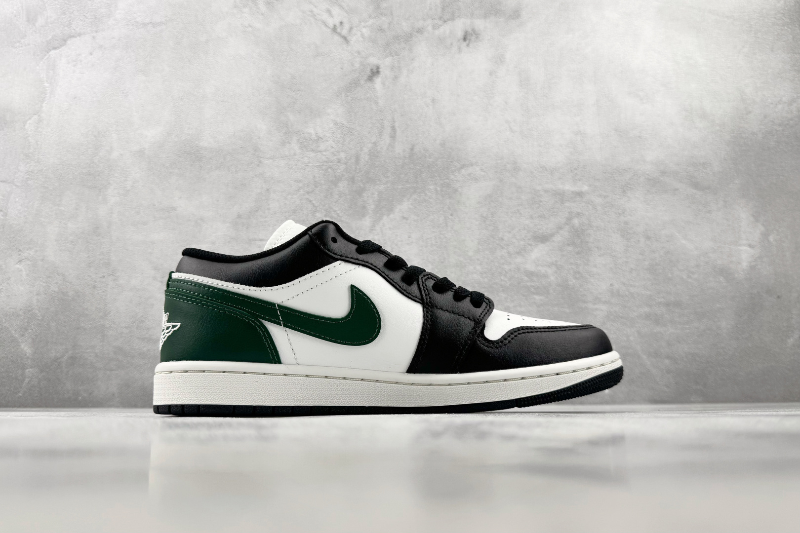 DT  公司级 Jordan Air Jordan 1 黑峡谷绿 货号： 047 尺码：40 40.5 41 42 42