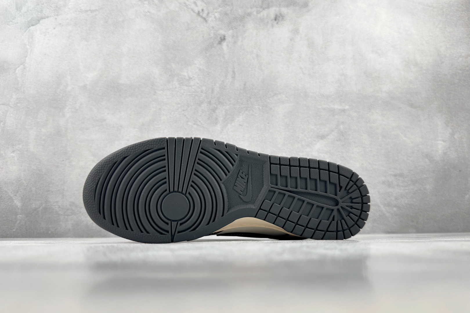 YC Nike Dunk 栖风吟 红白黑 货号：WR0508 186 尺码：40 40.5 41 42 42.5 43 
