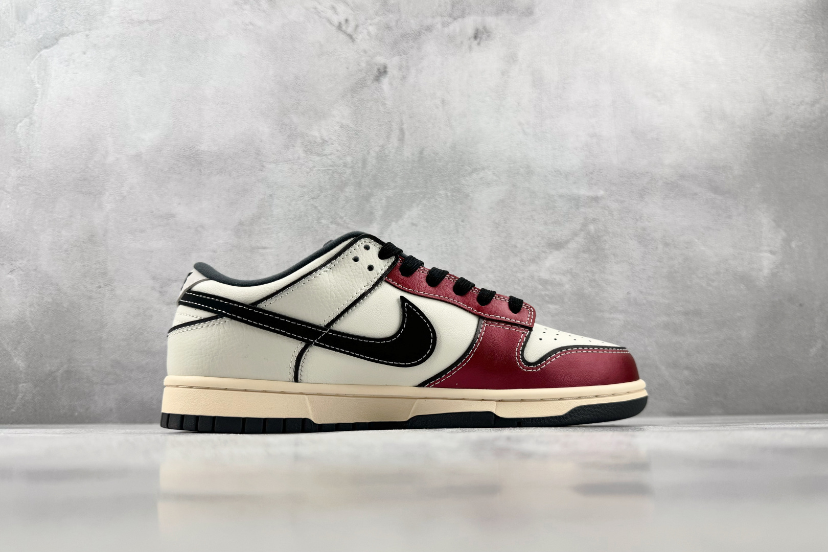 YC Nike Dunk 栖风吟 红白黑 货号：WR0508 186 尺码：40 40.5 41 42 42.5 43 