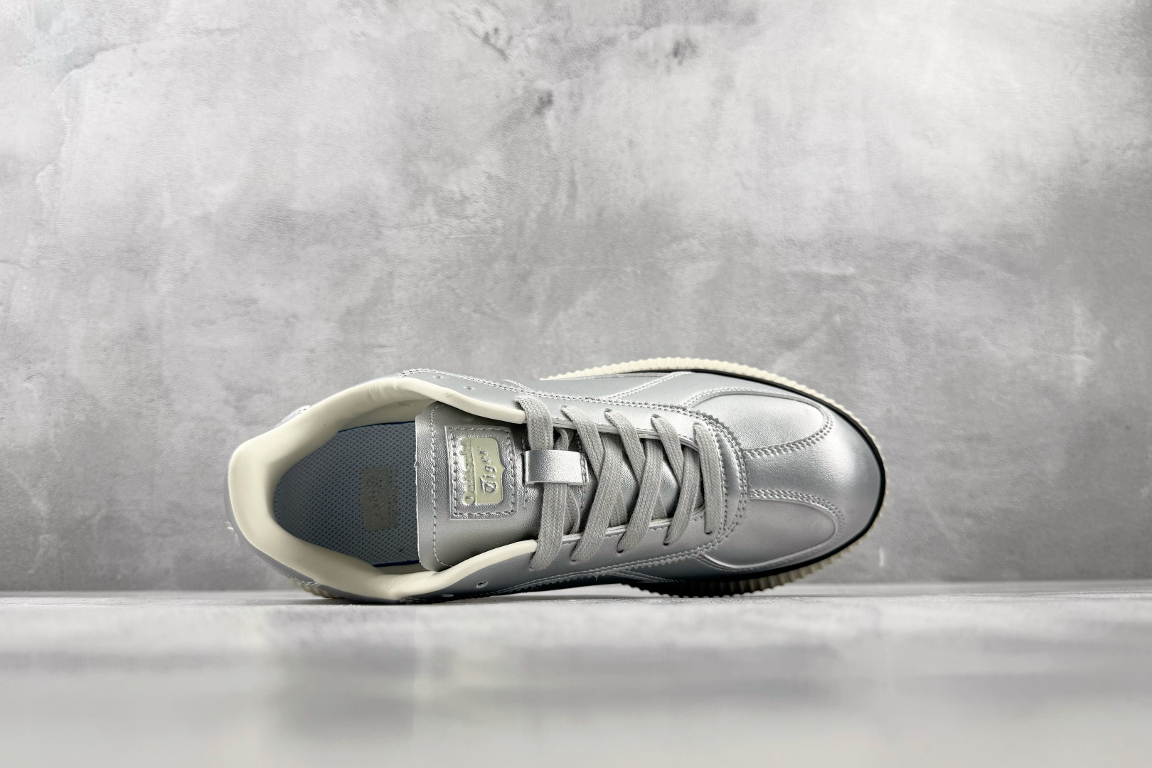 SC 渠道特供 Onitsuka Tiger鬼塚虎 Delecity 银色 货号：1183B941-020 尺码：36 