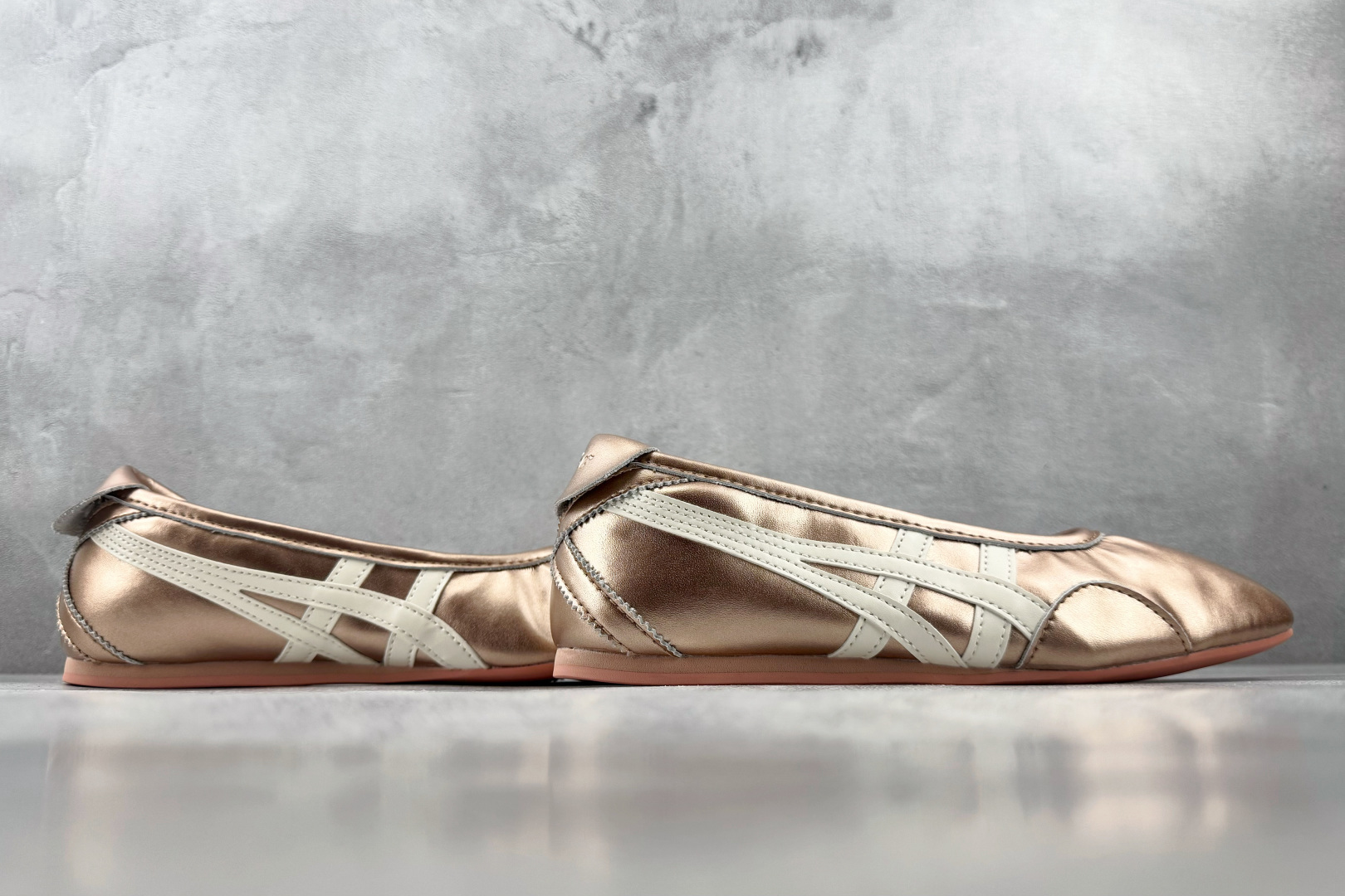 SC 渠道特供 Onitsuka Tiger鬼塚虎 GYMNARINA 玫瑰金 货号:1182A754-700 尺码:3 SC 渠道特供 Onitsuka Tiger鬼塚虎 GYMNARINA 玫瑰金 货号:1182A754-700 尺码:3