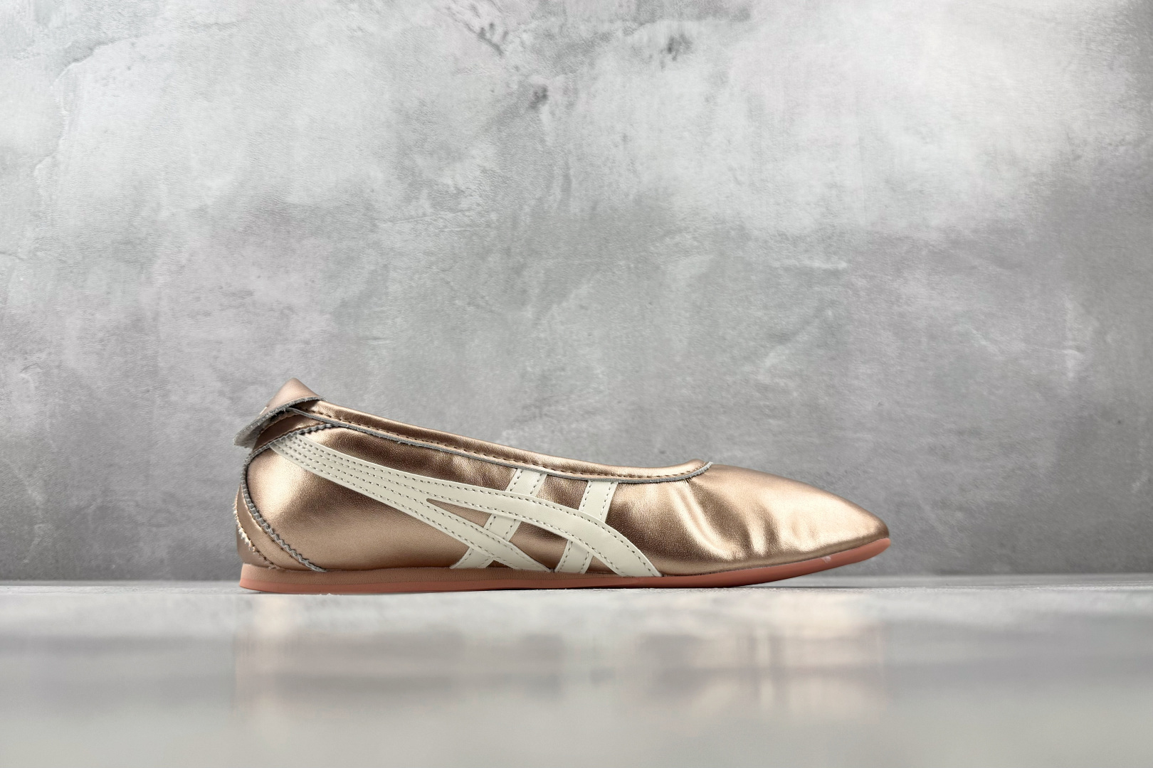SC 渠道特供 Onitsuka Tiger鬼塚虎 GYMNARINA 玫瑰金 货号:1182A754-700 尺码:3 SC 渠道特供 Onitsuka Tiger鬼塚虎 GYMNARINA 玫瑰金 货号:1182A754-700 尺码:3