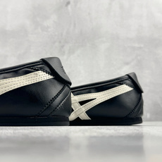 SC 渠道特供 Onitsuka Tiger鬼塚虎 GYMNARINA 黑白色 货号:1182A704-001 尺码:3 SC 渠道特供 Onitsuka Tiger鬼塚虎 GYMNARINA 黑白色 货号:1182A704-001 尺码:3