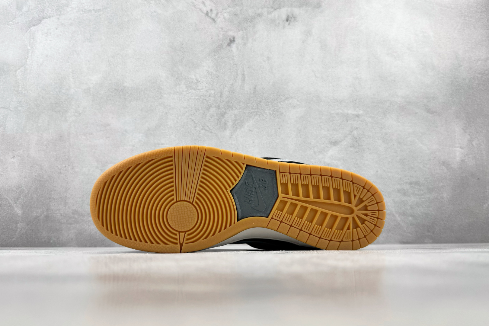 YC Nike Dunk 黑灰 货号：HF3063 001 尺码：40 40.5 41 42 42.5 43 44 44