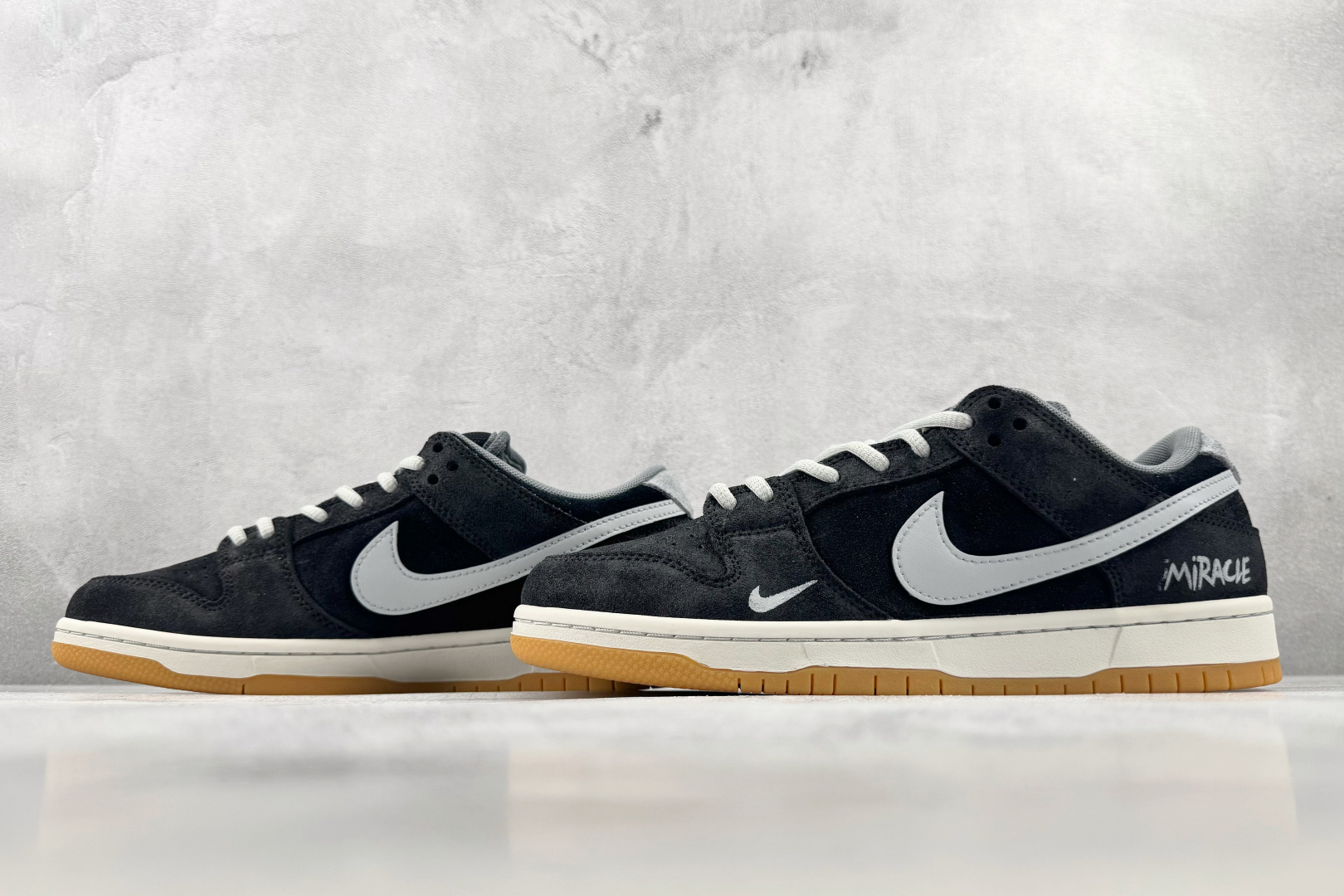 YC Nike Dunk 黑灰 货号：HF3063 001 尺码：40 40.5 41 42 42.5 43 44 44