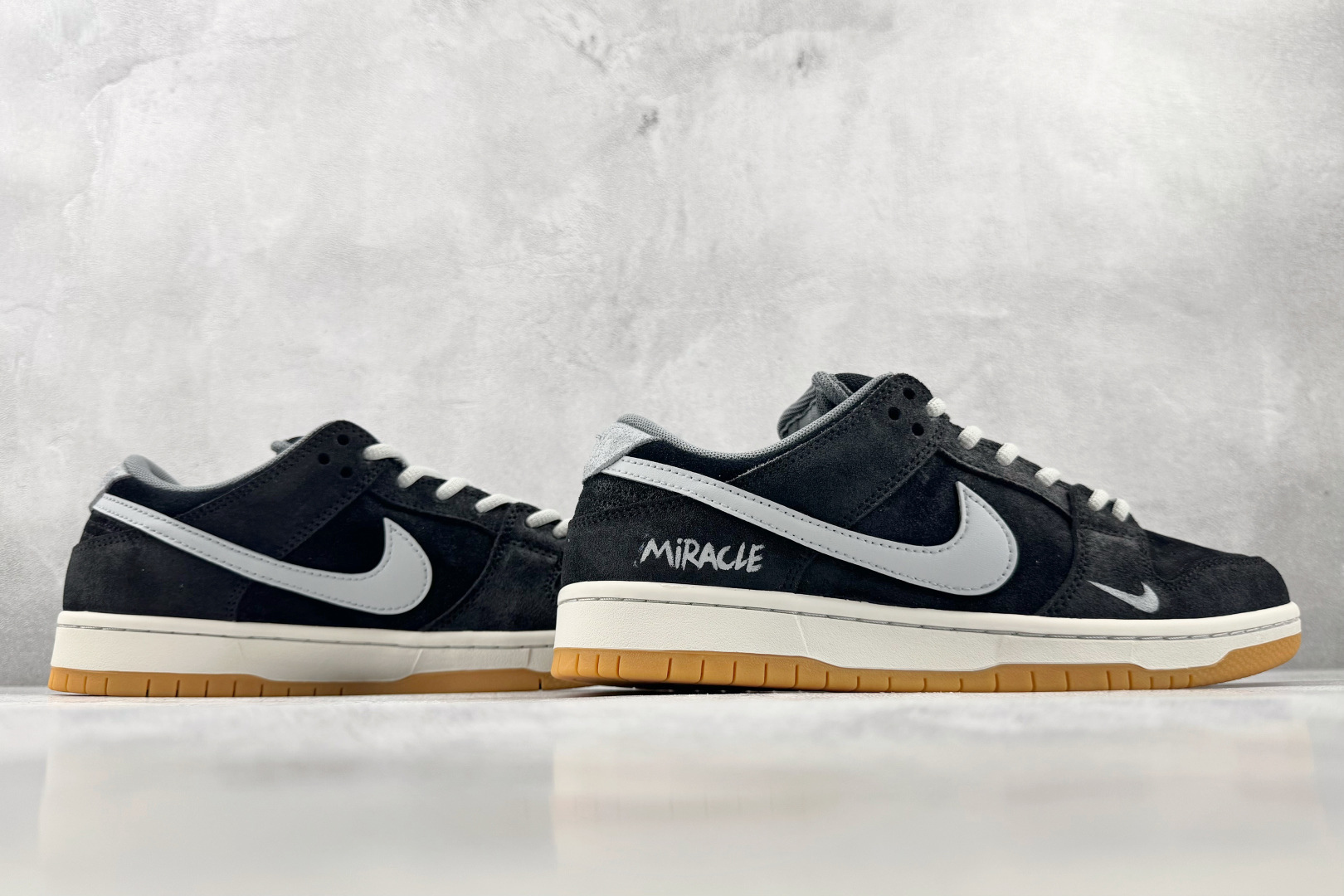 YC Nike Dunk 黑灰 货号：HF3063 001 尺码：40 40.5 41 42 42.5 43 44 44