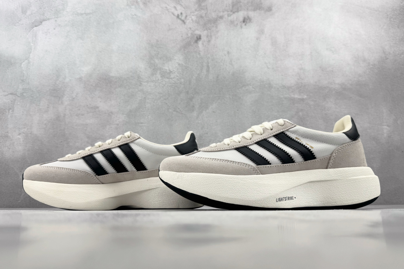 ZG 性价比天花板 adidas originals SL 72 白黑 货号:KK3074 尺码:35.5 36 36. ZG 性价比天花板 adidas originals SL 72 白黑 货号:KK3074 尺码:35.5 36 36.