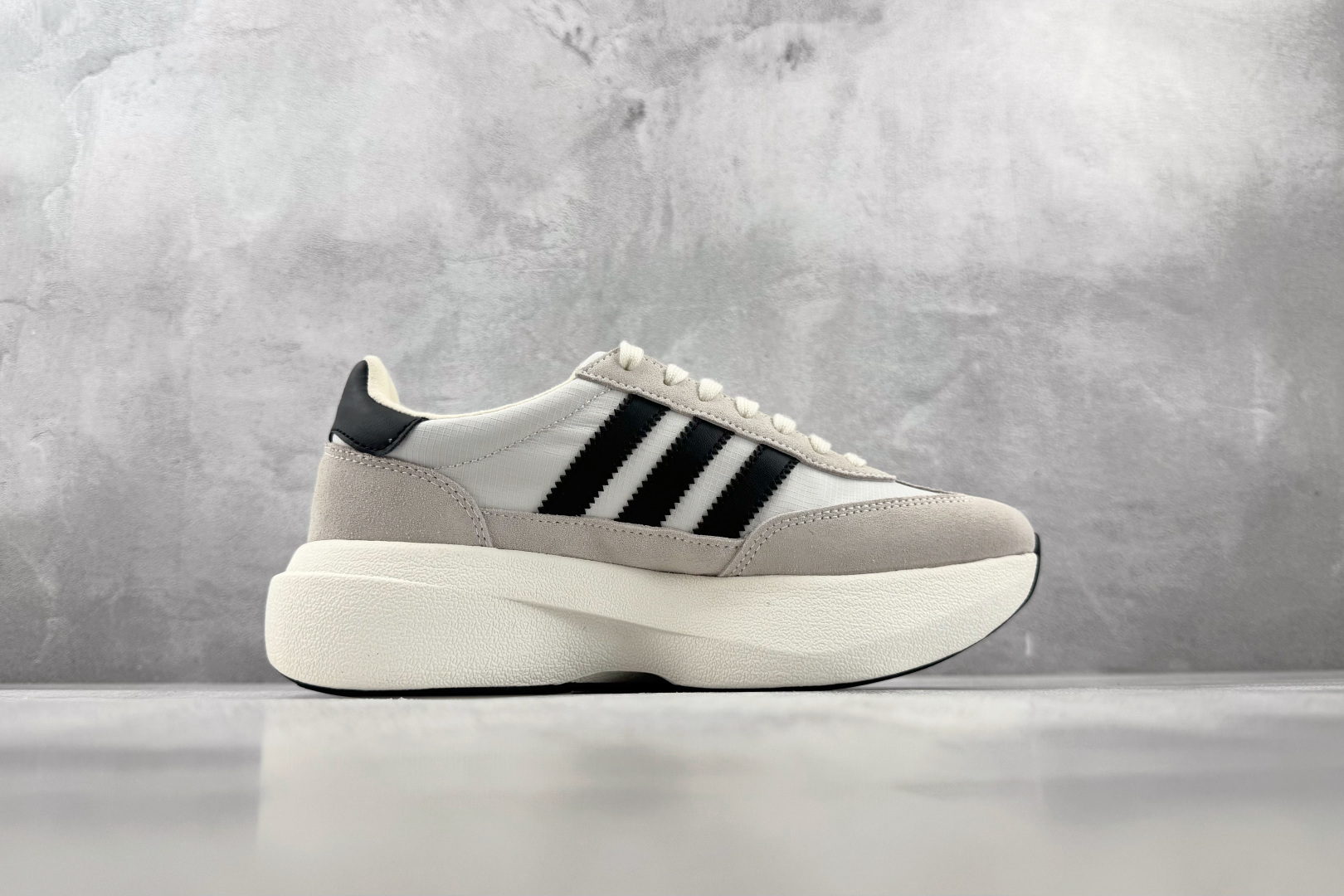 ZG 性价比天花板 adidas originals SL 72 白黑 货号:KK3074 尺码:35.5 36 36. ZG 性价比天花板 adidas originals SL 72 白黑 货号:KK3074 尺码:35.5 36 36.