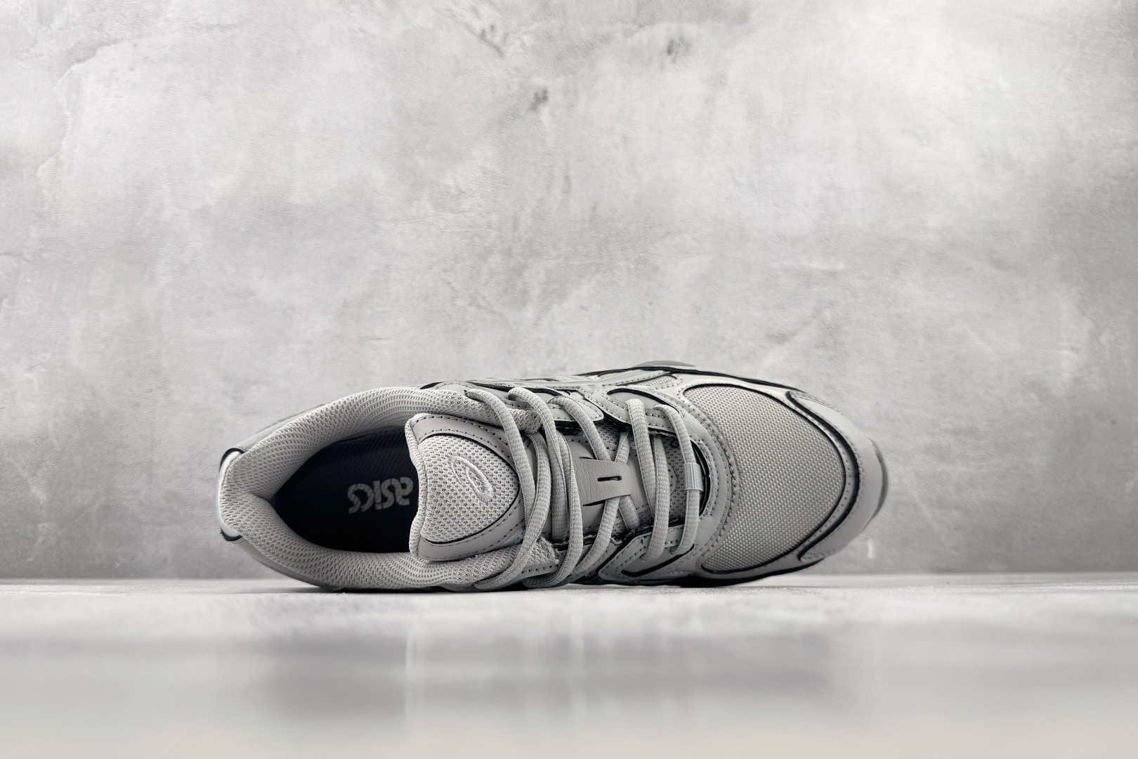 XP 平台专供 ASICS GEL-NYC 灰色 货号：1203A280-021 尺码：36 36.5 37.5 38 