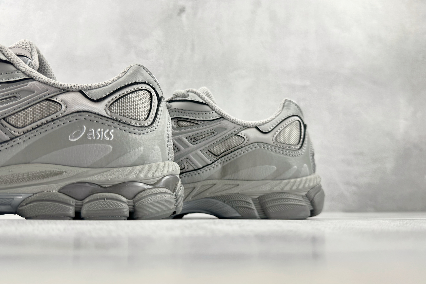 XP 平台专供 ASICS GEL-NYC 灰色 货号：1203A280-021 尺码：36 36.5 37.5 38 
