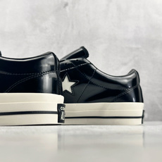 Converse × Noritake/则武 ONE STAR 95 漆皮 黑色 • 星星贴片车缝针距统一 尖角走线圆润 Converse × Noritake/则武 ONE STAR 95 漆皮 黑色 • 星星贴片车缝针距统一 尖角走线圆润