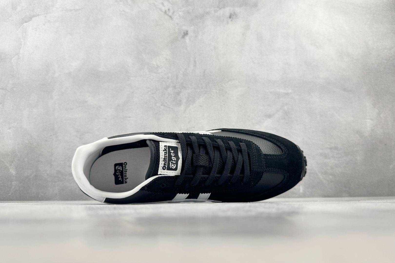 SC 渠道特供 Onitsuka Tiger鬼塚虎 Edr 78 黑白色 货号：1183B411-001 尺码：36 3