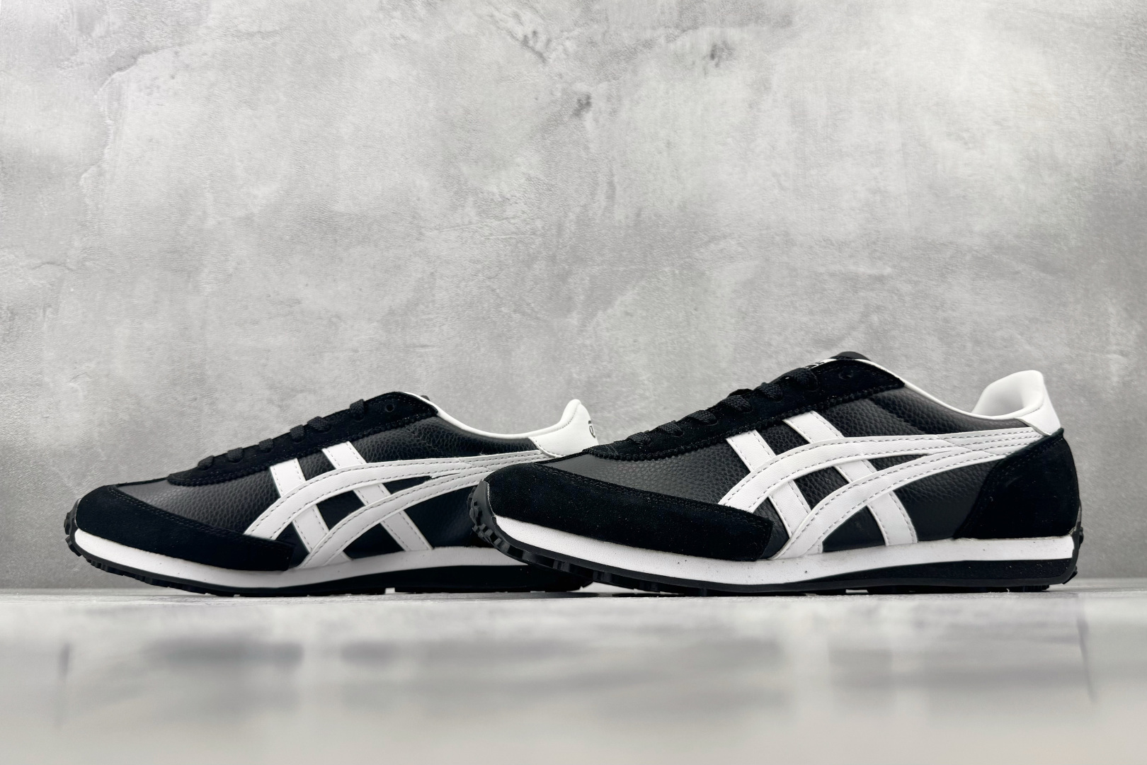 SC 渠道特供 Onitsuka Tiger鬼塚虎 Edr 78 黑白色 货号：1183B411-001 尺码：36 3