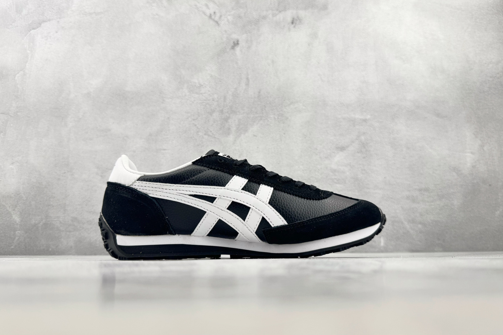 SC 渠道特供 Onitsuka Tiger鬼塚虎 Edr 78 黑白色 货号：1183B411-001 尺码：36 3