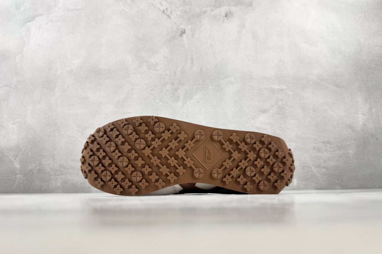 SC 渠道特供 Onitsuka Tiger鬼塚虎 Edr 78 米棕色 货号：1183B411-201 尺码：36 3