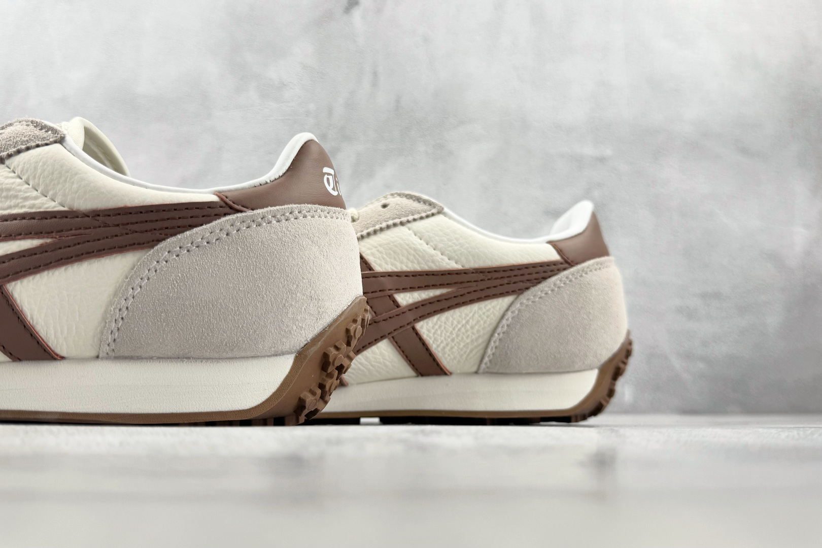 SC 渠道特供 Onitsuka Tiger鬼塚虎 Edr 78 米棕色 货号：1183B411-201 尺码：36 3