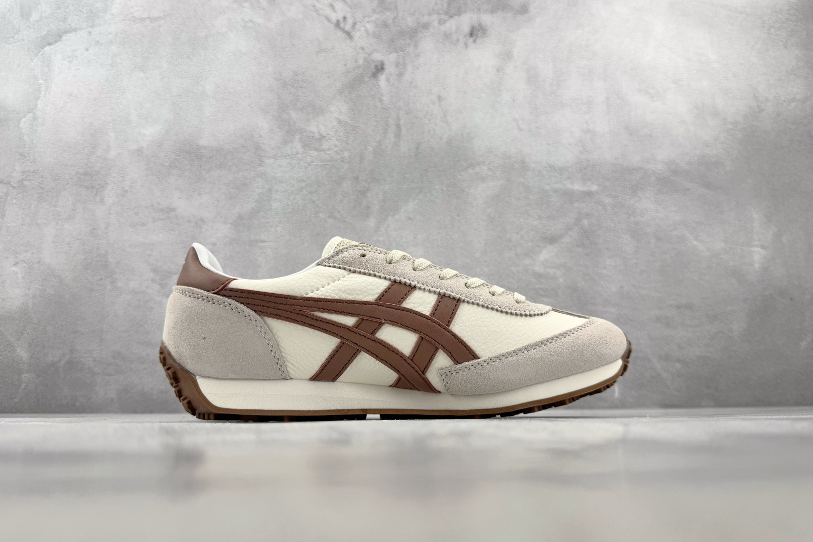 SC 渠道特供 Onitsuka Tiger鬼塚虎 Edr 78 米棕色 货号：1183B411-201 尺码：36 3