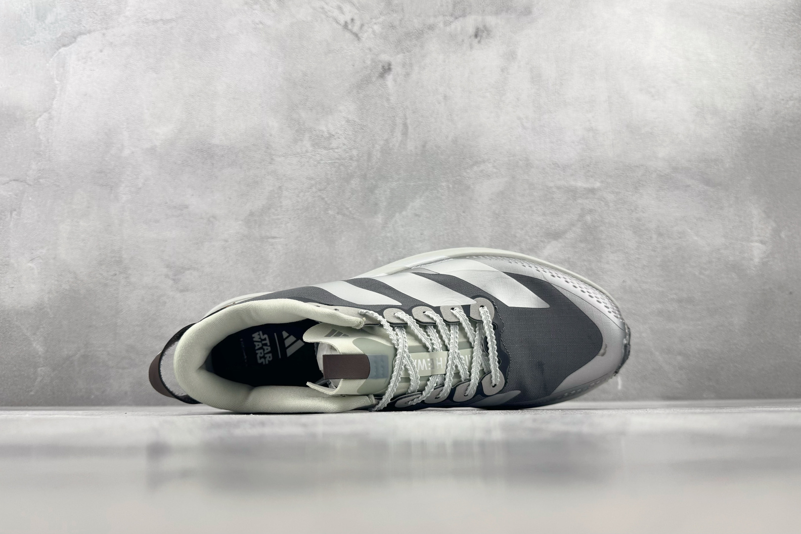 HD 平台订单 adidas × STAR WARS MANDALORIAN & GROGU Adizero Evo S HD 平台订单 adidas × STAR WARS MANDALORIAN & GROGU Adizero Evo S