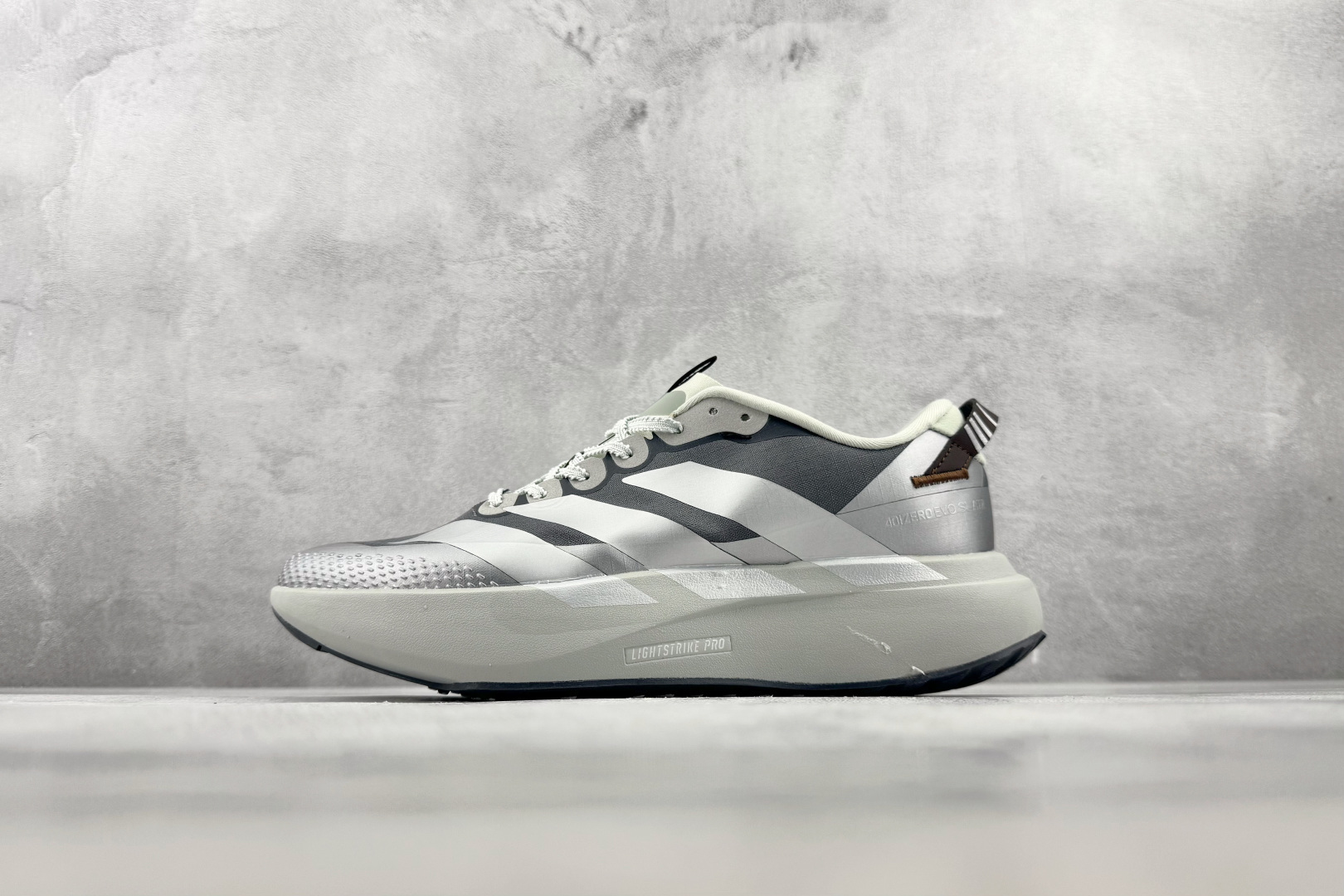 HD 平台订单 adidas × STAR WARS MANDALORIAN & GROGU Adizero Evo S
