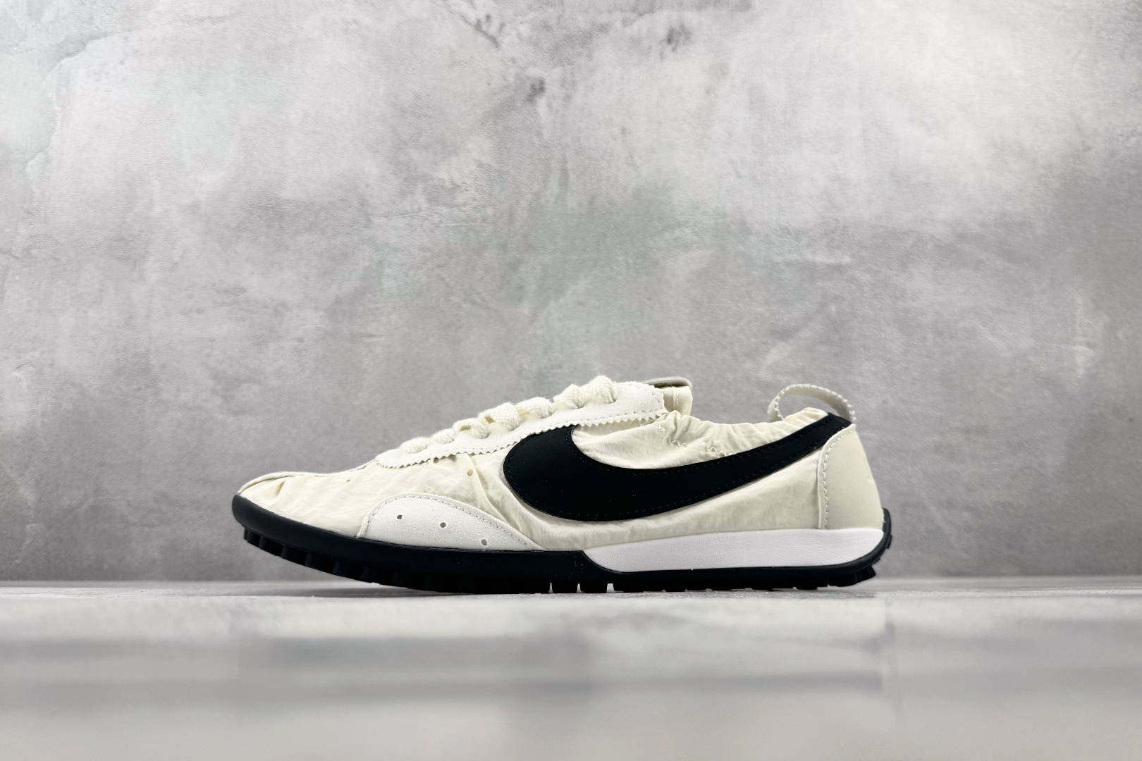 HD 平台订单 Nike Moon Shoe x Jacquemus 白黑 货号：HV8547-101 尺码：36 36