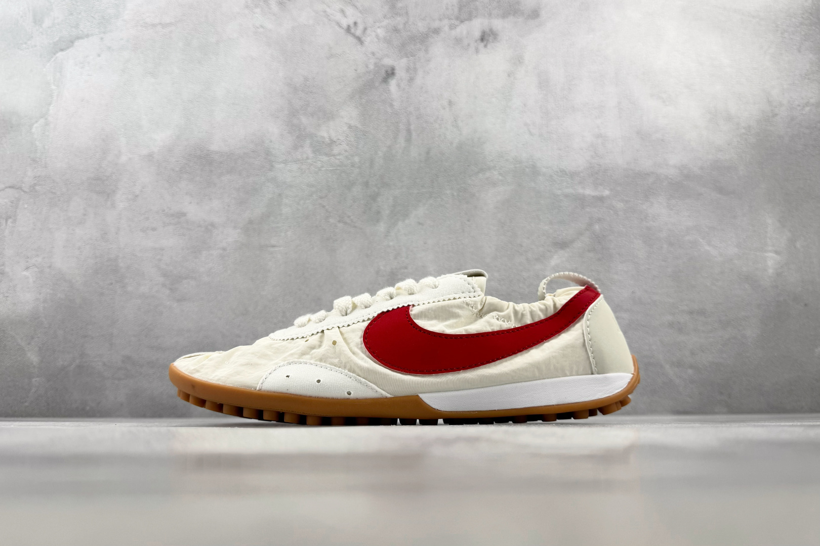HD 平台订单 Nike Moon Shoe x Jacquemus 白红 货号：HV8547-102 尺码：36 36