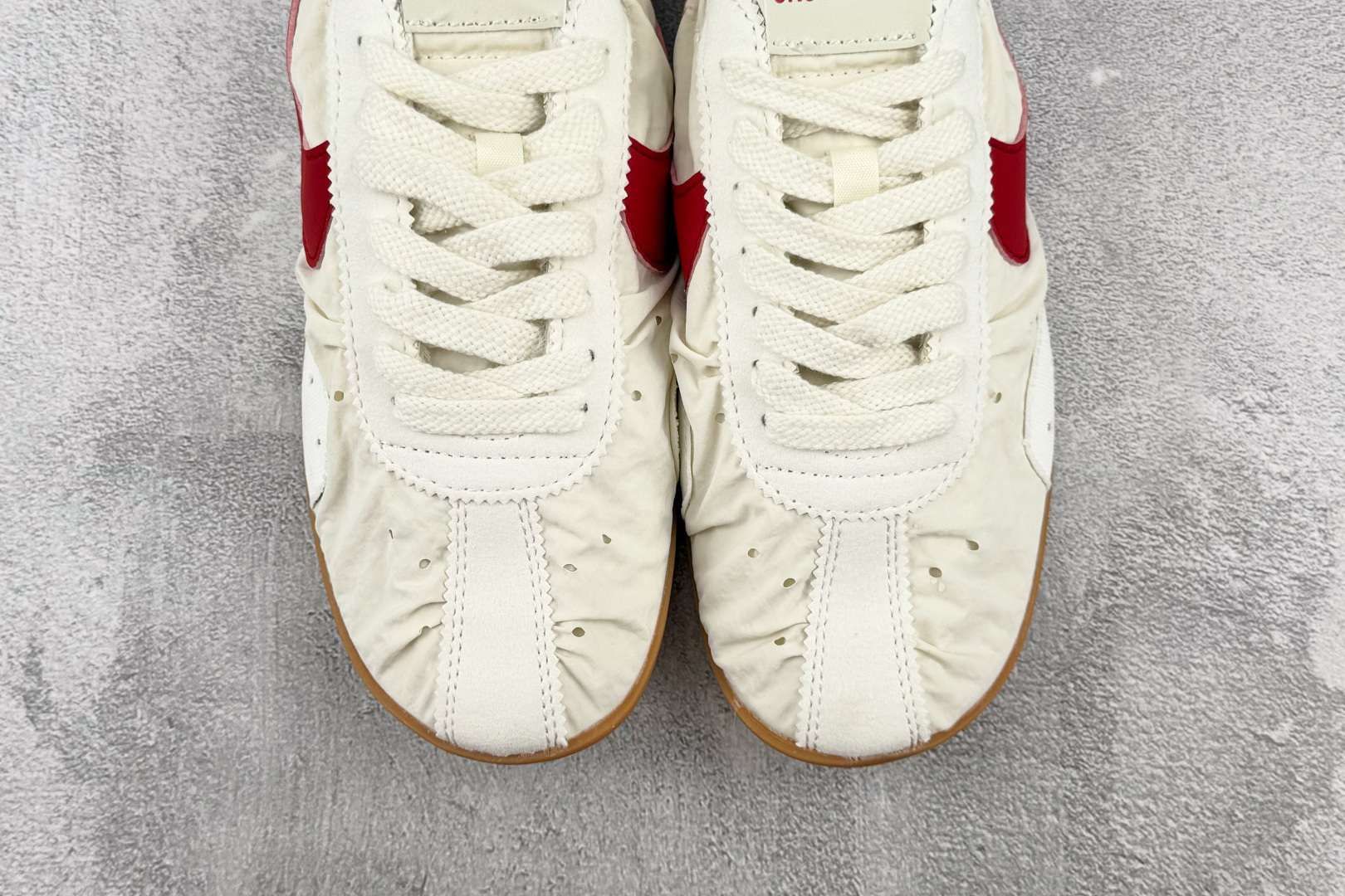HD 平台订单 Nike Moon Shoe x Jacquemus 白红 货号:HV8547-102 尺码:36 36 HD 平台订单 Nike Moon Shoe x Jacquemus 白红 货号:HV8547-102 尺码:36 36
