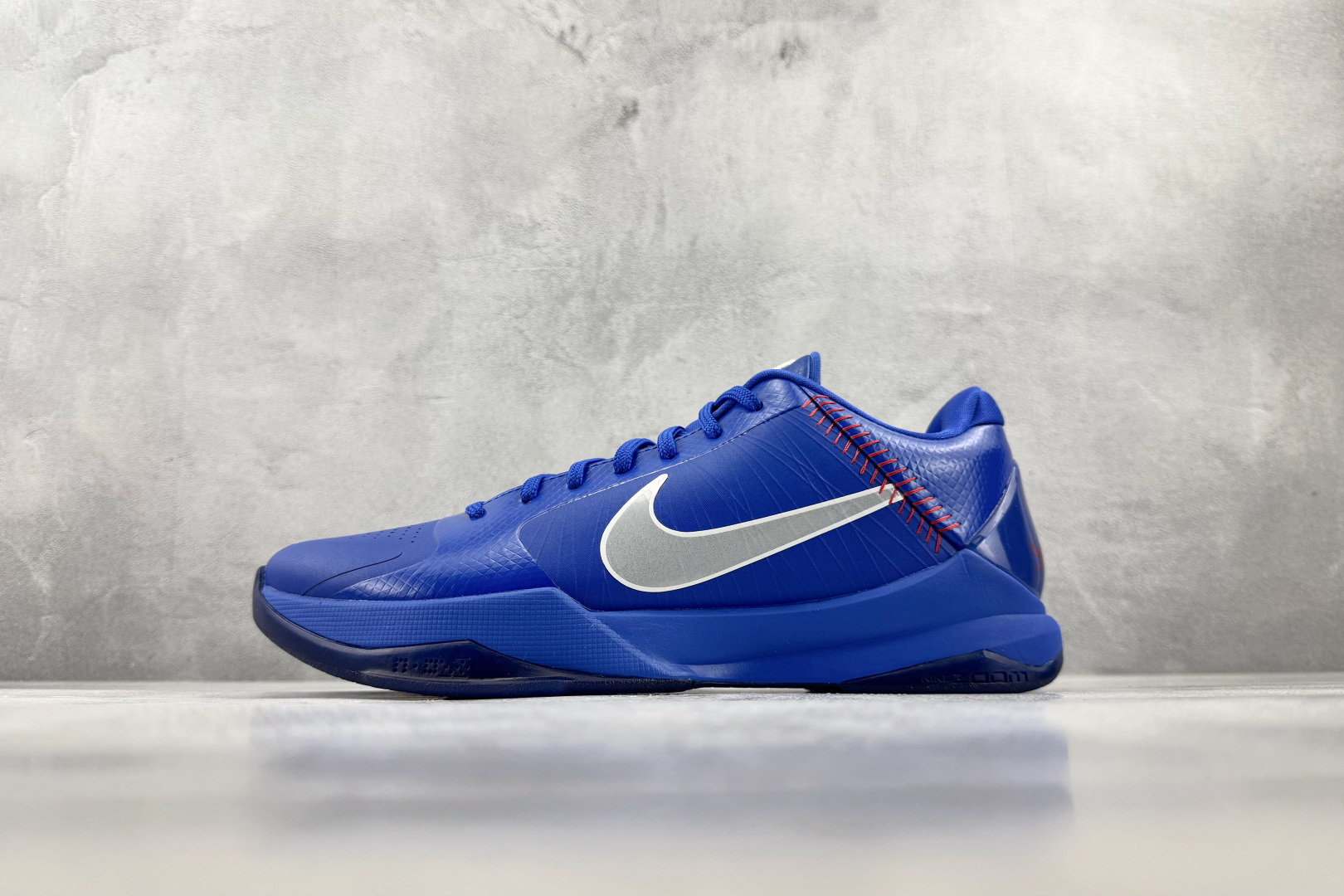 Star Nike Zoom Kobe 5 Protro Dodgers 蓝色 货号：IO6256-400 尺码：40 