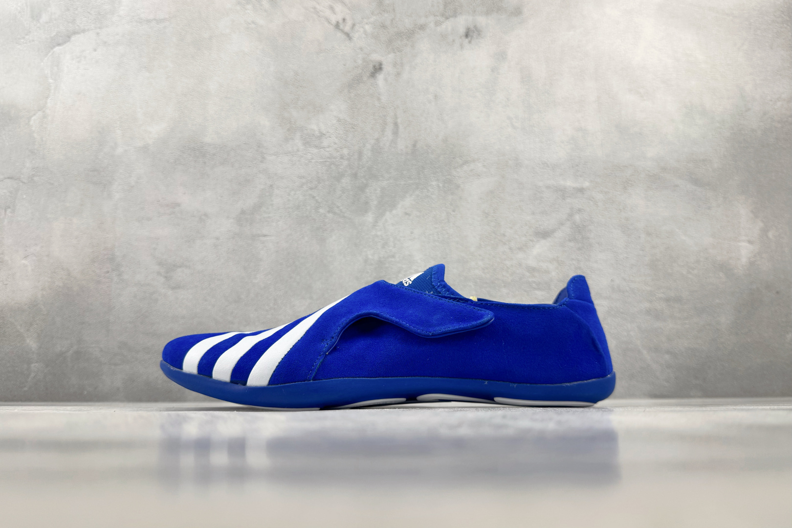 HD 平台订单 adidas × Pharrell Williams Vario Flat Earther 蓝白 货号：