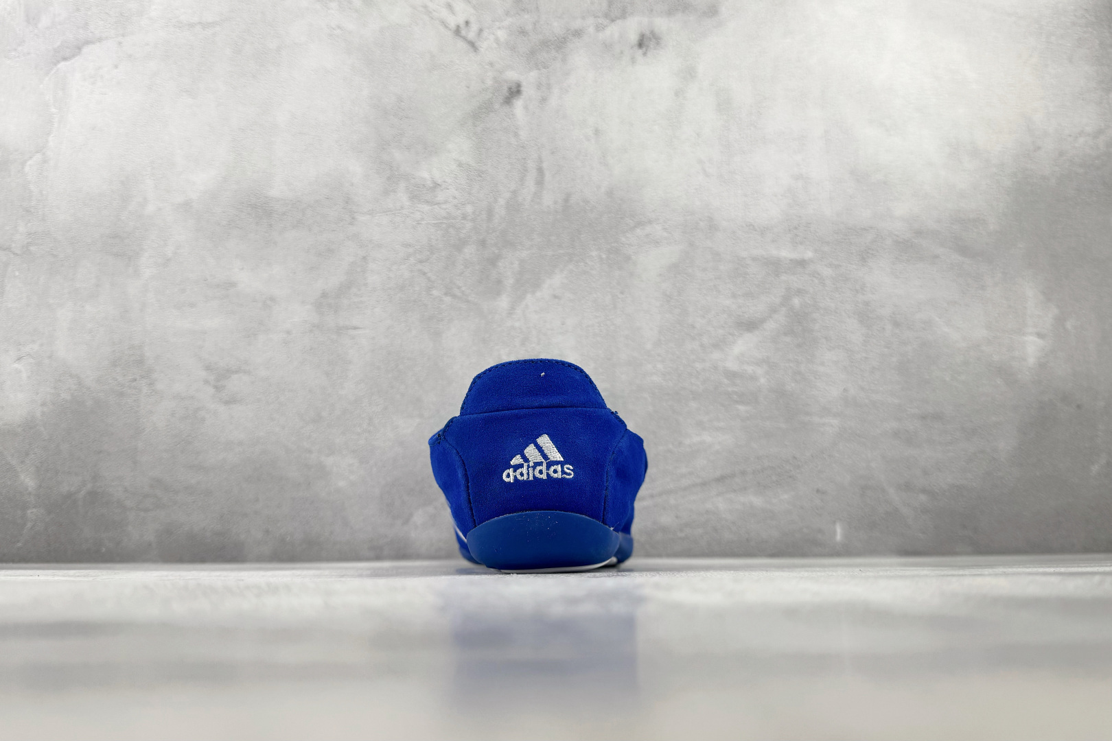HD 平台订单 adidas × Pharrell Williams Vario Flat Earther 蓝白 货号: HD 平台订单 adidas × Pharrell Williams Vario Flat Earther 蓝白 货号: