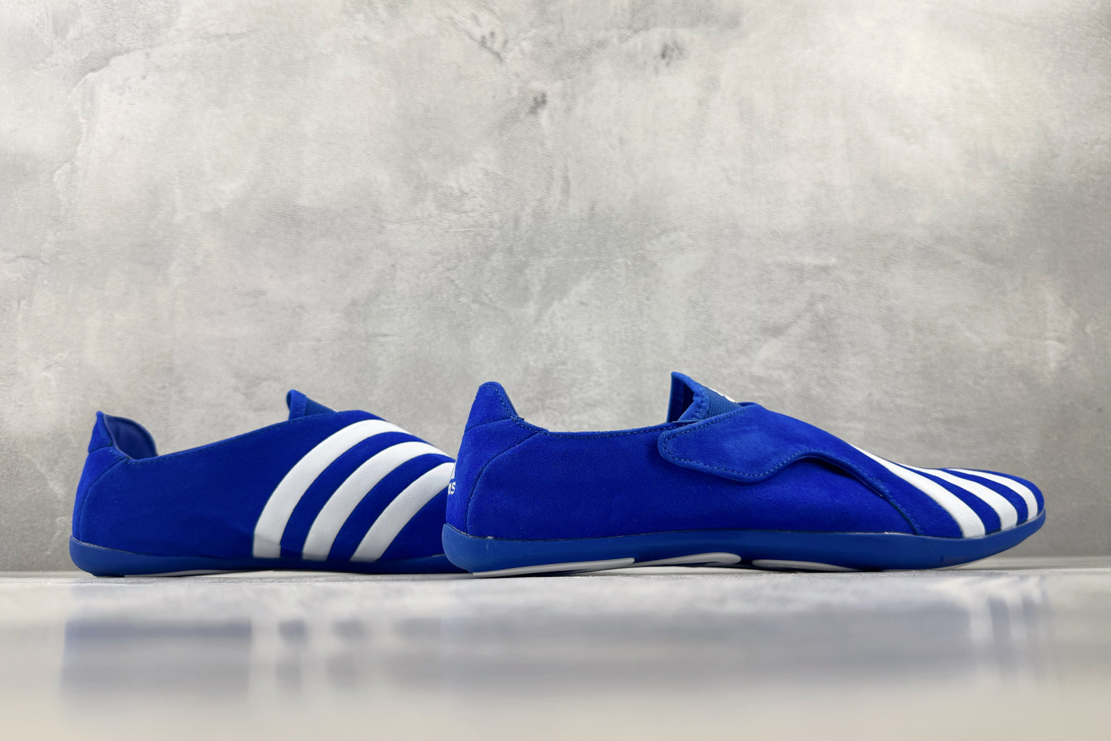 HD 平台订单 adidas × Pharrell Williams Vario Flat Earther 蓝白 货号: HD 平台订单 adidas × Pharrell Williams Vario Flat Earther 蓝白 货号: