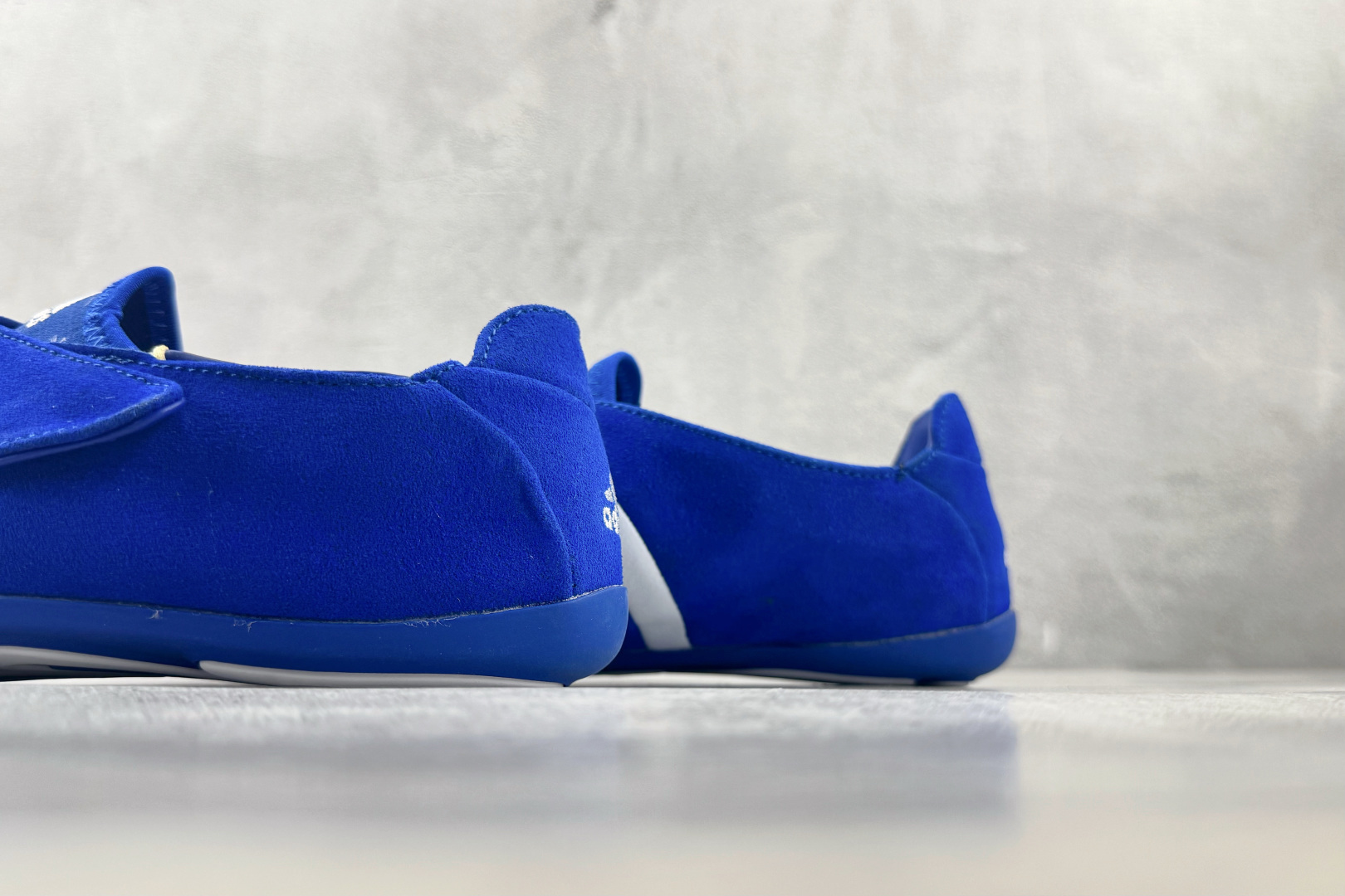 HD 平台订单 adidas × Pharrell Williams Vario Flat Earther 蓝白 货号: HD 平台订单 adidas × Pharrell Williams Vario Flat Earther 蓝白 货号: