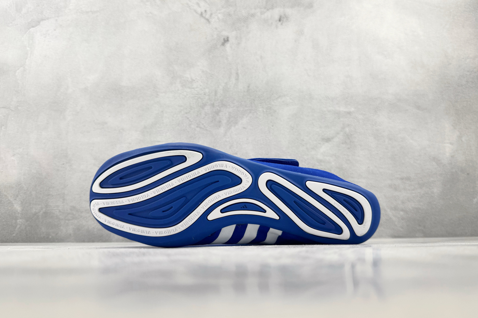 HD 平台订单 adidas × Pharrell Williams Vario Flat Earther 蓝白 货号: HD 平台订单 adidas × Pharrell Williams Vario Flat Earther 蓝白 货号: