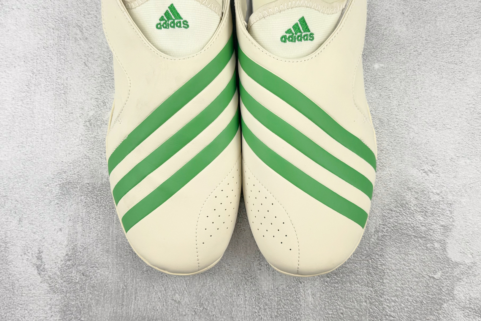 HD 平台订单 adidas × Pharrell Williams Vario Flat Earther 白绿 货号: HD 平台订单 adidas × Pharrell Williams Vario Flat Earther 白绿 货号:
