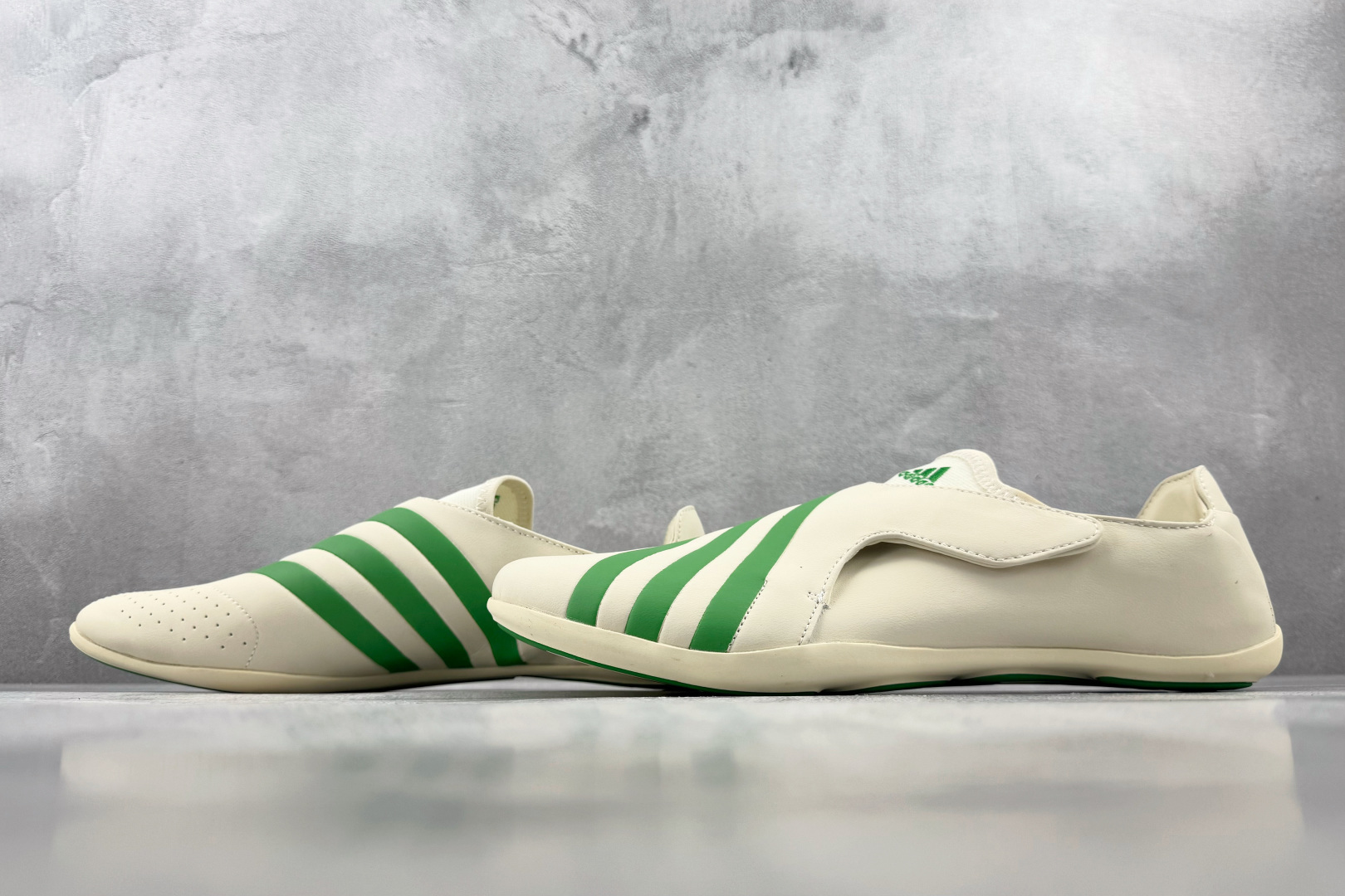 HD 平台订单 adidas × Pharrell Williams Vario Flat Earther 白绿 货号: HD 平台订单 adidas × Pharrell Williams Vario Flat Earther 白绿 货号: