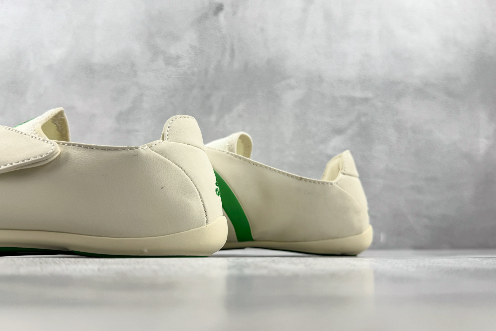 HD 平台订单 adidas × Pharrell Williams Vario Flat Earther 白绿 货号: HD 平台订单 adidas × Pharrell Williams Vario Flat Earther 白绿 货号: